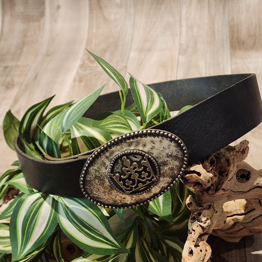 Cydwoq Handmade Black Leather Belt w/Oval Silvertone Metal Buckle Size Medium